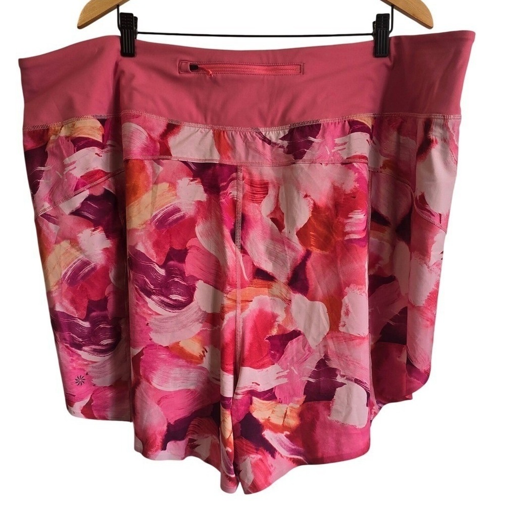 🆕️ - NWT Athleta Printed Run With It 4.5" Shorts Pink Abstract Brushstroke 3X